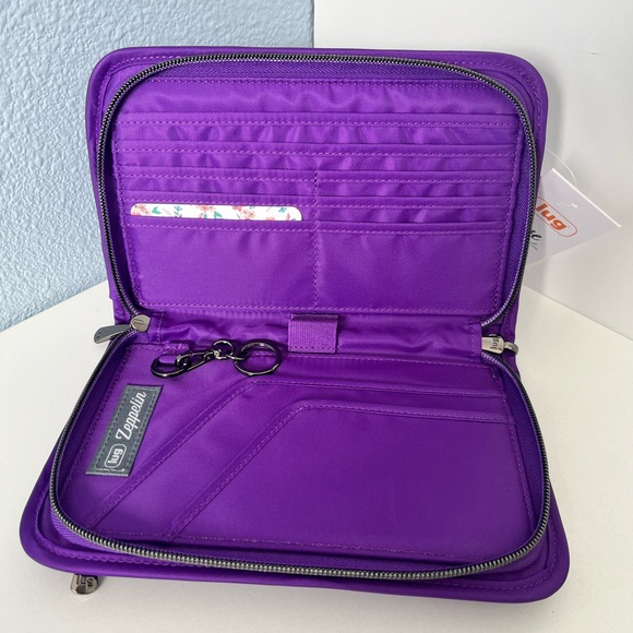 Lug Zeppelin 2 RFID Wristlet Wallet Grape Purple NWT - Picture 4 of 5